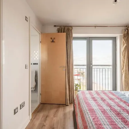 Calming Sea View City Apartment Edinburgh Exterior photo