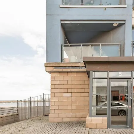 Calming Sea View City Apartment Edinburgh Exterior photo